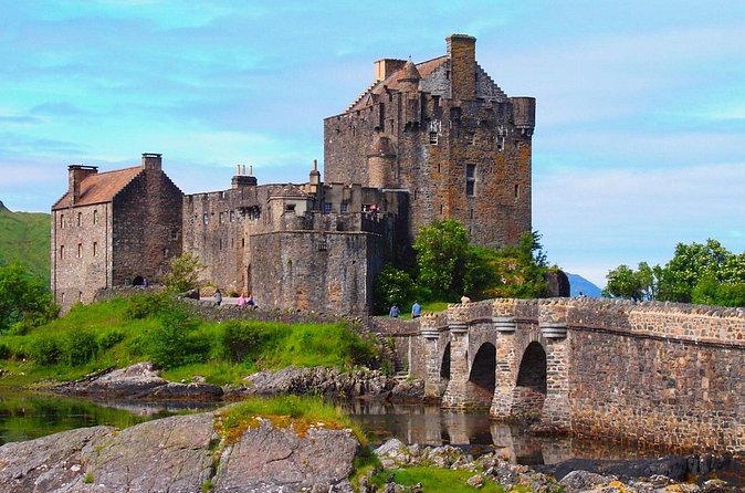 1 Day Tour from Inverness - Isle of Skye, Fairy Pools, and Eilean Donan Castle - Portree Harbour Time: The Skye Capital, Colorful Streets, and Lunch Options