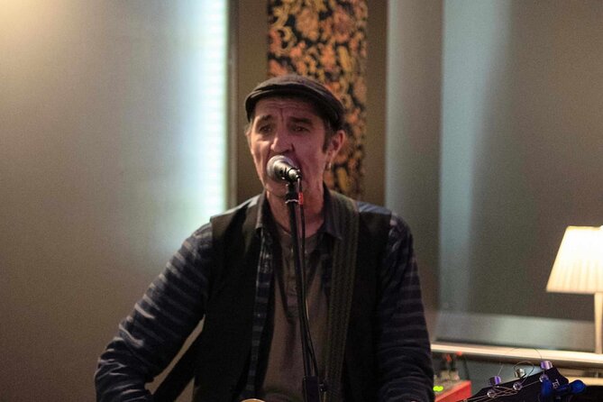 2.5 Hour Experience Scottish Dinner and Folk Music - Whisky toast at the end: included, guided, and optional add-ons
