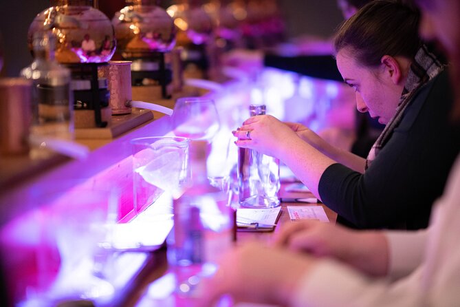 2 hour Gin School Experience in Aberdeen - Small group energy and what to expect from the pacing