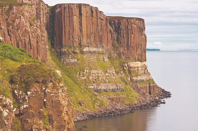 3 Day Skye Wild Landscapes and Local Flavours from Edinburgh - Day 2 on Skye: Faerie Pools or Quiraing, then Portree lunch and Talisker whisky