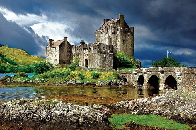 3 Day Tour To Isle of Skye , Glencoe , Loch Ness and Culloden - What an experienced Highland driver/guide changes