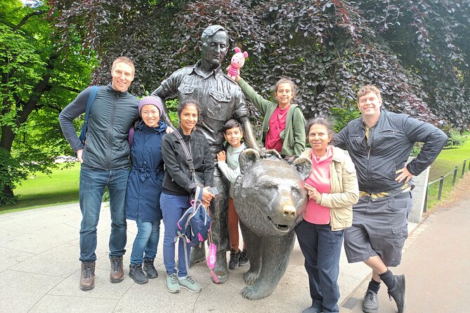 3 Hours Edinburgh City Highlights Private Walking Tour - Stop 1: Edinburgh Castle esplanade area (exterior only)