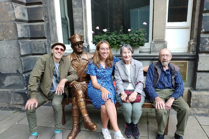 3 Hours Edinburgh City Highlights Private Walking Tour - Meeting up and how pickup helps your first day