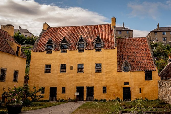 4-Day Outlander Trail Tour from Edinburgh Including Admissions - Day 2: Clan Fraser landmarks, Glen Affric nature, and Loch Ness at Urquhart