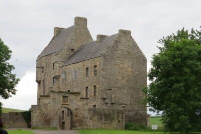 4-Day Outlander Trail Tour from Edinburgh Including Admissions