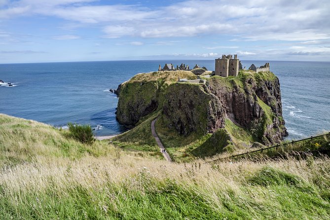 4-Day Scottish Castles Experience Small-Group Tour from Edinburgh - Day 1: Falkland Palace, St Andrews Lanes, and Dunnottar Castle