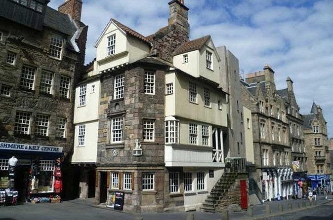 A History of Witchcraft in Edinburgh: A Self-Guided Audio Tour - Victoria Terrace and Major Thomas Weir, Wizard of West Bow
