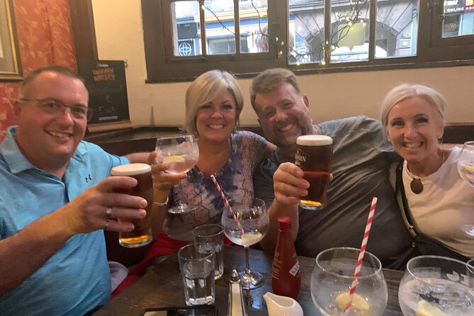 A Wee Walk and a Whisky: Unique Glasgow Walking Tour (5pm) - A 5pm walk that gets Glasgow into your head fast