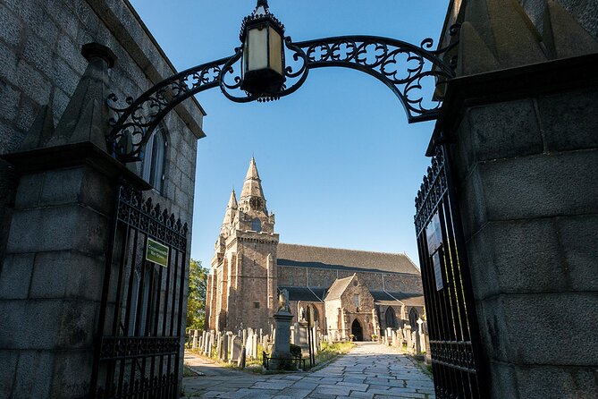 Aberdeen Historical & Turbulent Times Walking Tour - Old Aberdeen’s wynds: Powis Gates, the Town House, Mercat Cross, and a 16th-century secret graveyard
