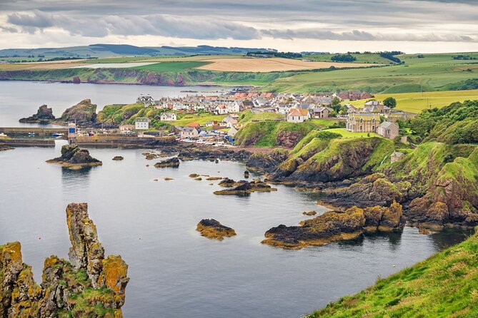 Alnwick Castle and Rosslyn Chapel Day Tour from Edinburgh - St Abbs: The Short Colorful Break at a Real Fishing Village