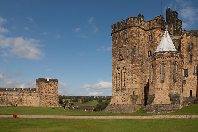 Alnwick Castle, Northumberland and Borders Tour with Admission - The Northumberland Coast Stop, Quick Views of Big Nature