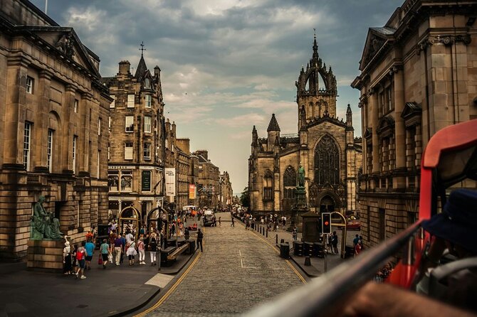 Amitylux Best of Private Edinburgh Walking Tour-3 Hours - Grassmarket: pubs, shops, and that street-level Edinburgh mood