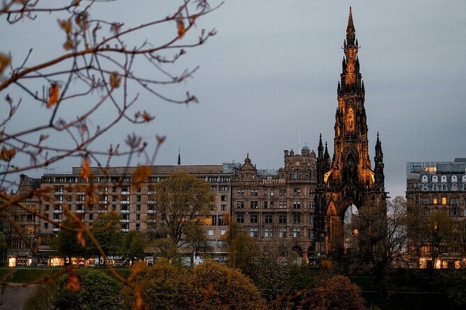 Amitylux Best of Private Edinburgh Walking Tour-3 Hours - Greyfriars Kirkyard and the Greyfriars Bobby statue you can actually find