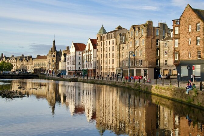 Amitylux Best of Private Edinburgh Walking Tour-3 Hours - Calton Hill viewpoints with the National Monument and Nelson Monument