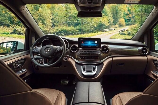 Arrival Transfer Edinburgh Airport EDI to Edinburgh by Minivan - English-speaking chauffeurs who answer practical questions
