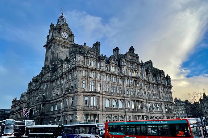 Best of Edinburgh Walking Tour-3 Hours, Small Group max 10 people - Guides and Group Size: The Real Difference Is the Q&A