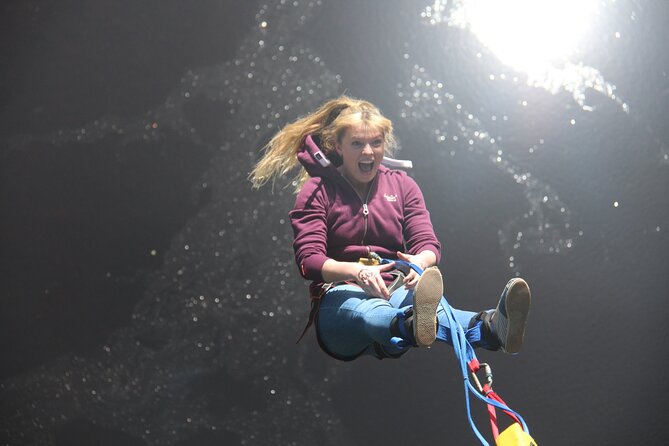 Bungee jump from 40 meters in the stunning valley of Killiecrankie, Scotland - The 40m Garry Bridge platform, what actually happens when you leap