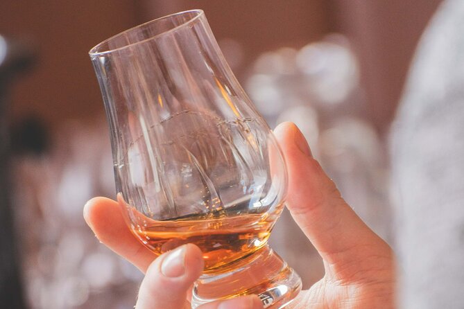 Cellar Of Scotland Walking Tour, taste Edinburgh's finest drinks - Saint Andrew Square Launch Point: New Town Calm, Then the Old Town Pull