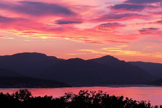 Clyde Coast Tours, see the stunning river Clyde and Argyll hills from Glasgow - Stop 1: River Clyde views, Dumbarton Rock, and Newark Castle