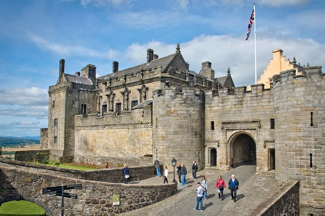 Day Trip to Loch Lomond and Trossachs National Park with Optional Stirling Castle Tour from Edinburgh - Stop 1: The Kelpies and The Helix, 30 minutes of big, strange art