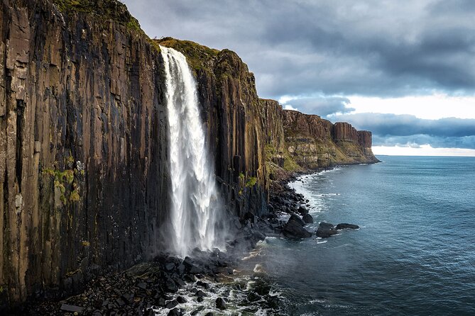 Edinburgh:5-Day Isle of Skye, Inverness & Loch Ness Tour w/Hostel - Day 1: The Kelpies, Stirling, Glencoe, and a west coast stop in Oban