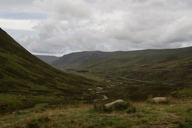 Edinburgh: Aberdeenshire, Balmoral Castle and the Northeast Coast - Ballater Lunch Break in Cairngorms Country