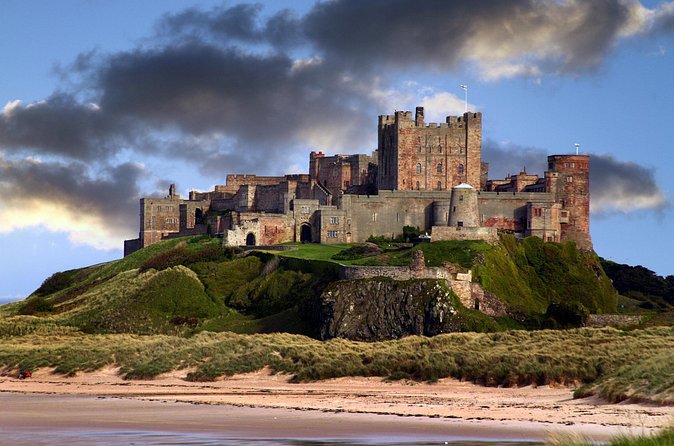 Edinburgh: Bamburgh, Northumberland & Alnwick Winter Adventure - Stop 4: Coldstream refreshment break that helps a long day