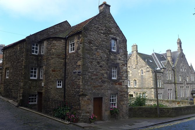 Edinburgh: Dean Village Circus Lane Walking Tour with a Local - Dean Village by the Water of Leith: where Edinburgh feels calm