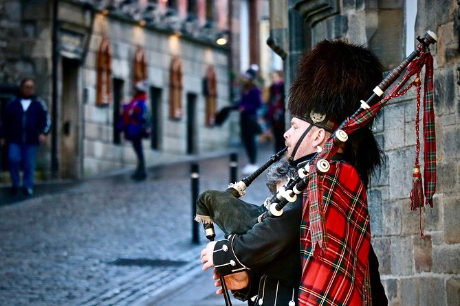 Edinburgh Food Tour with Scotch, Haggis, a Secret Dish & More - Royal Mile walking: the spine of Edinburgh, plus food stories