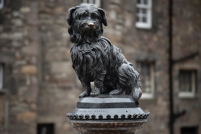 Edinburgh Full Day Walking Tour with Castle Included -Small Group - Royal Mile Power Points: Mercat Cross and St Giles
