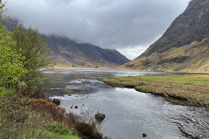 Edinburgh: Glenfinnan Viaduct, Glencoe & Fort William - Glenfinnan Viaduct and the Jacobite Steam Train crossing view
