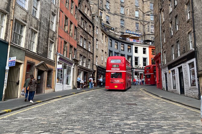 Edinburgh Half Day Guided Private Tour in a Premium Minivan - Old Town start: medieval streets and the Black Death effect