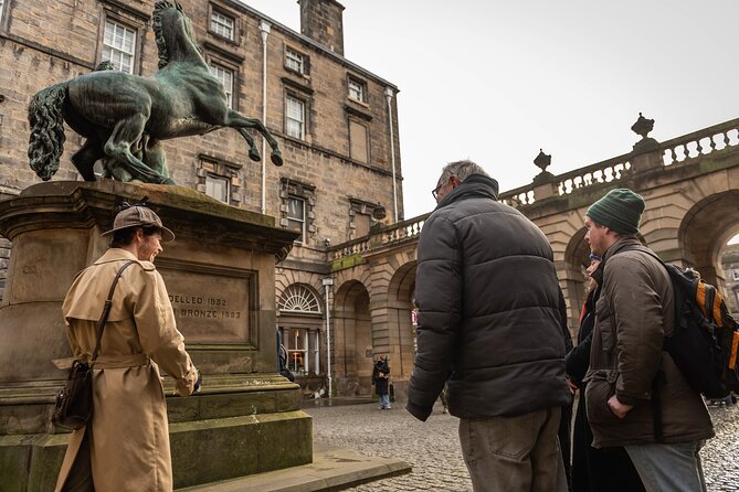 Edinburgh Historical Gems Tour with Whisky & Local Flavours - Finishing at Holyroodhouse gates, with a Mary Queen of Scots story thread