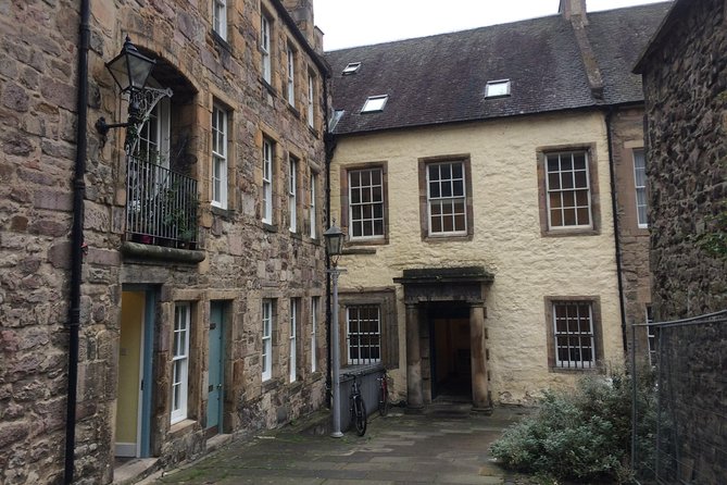 Edinburgh: History Lovers Old Town Walking Tour - Greyfriars Graveyard: Authors, Medical Science, and a Loyal Dog Tale