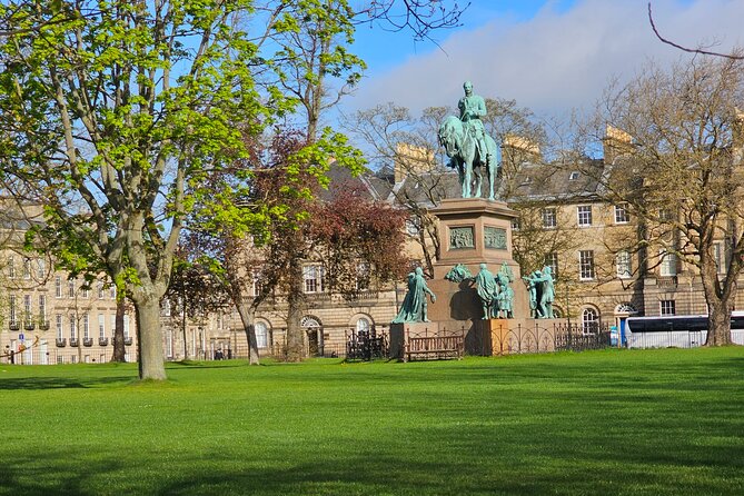 Edinburgh History Private Walking Tour - Circus Lane: the street with a history you can see
