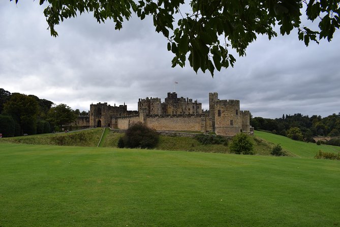 Edinburgh: Holy Island, Alnwick Castle & Kingdom of Northumbria - Flodden Battlefield: A 15-Minute Stop That Still Lands