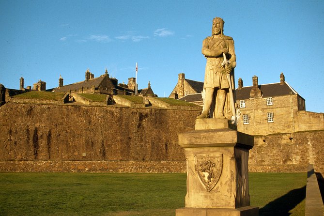 Edinburgh: Loch Lomond, Stirling Castle and the Kelpies Day Tour - Callander and Doune Castle pass-through: quick glimpses on the way to Stirling
