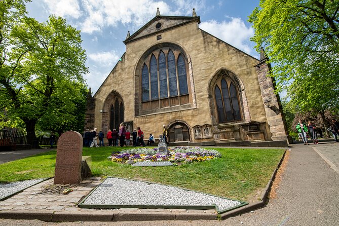Edinburgh Old Town: Historical Guided Walking Tour - Start at 351 High Street, End at Greyfriars Kirkyard