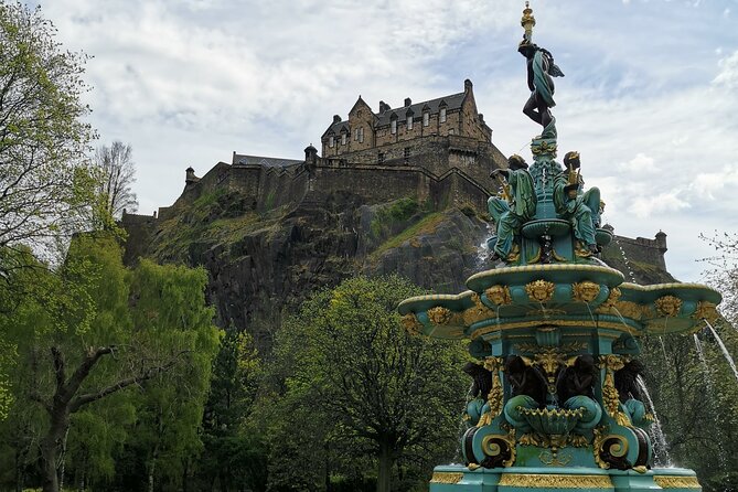 Edinburgh Old Town Private Self-Guided Tour - How the Edinburgh Old Town self-guided tour works in real life