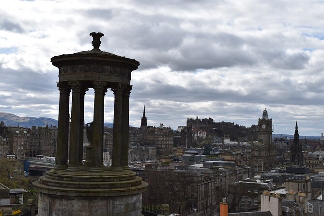 Edinburgh Old Town Private Self-Guided Tour - The Royal Mile, City Chambers, and Mercat Cross: power in plain sight