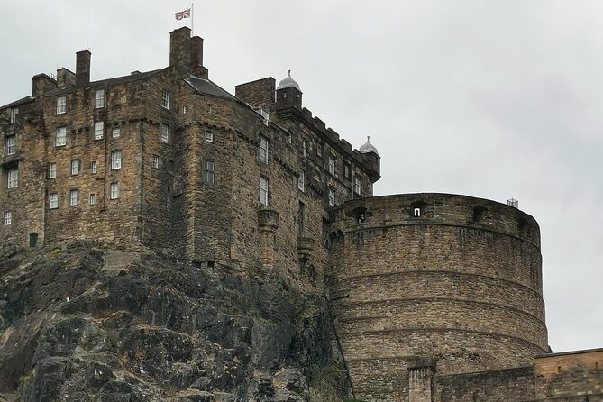 Edinburgh Old Town Private Self-Guided Tour - John Knox and the parliament question: religion and politics in the same footsteps