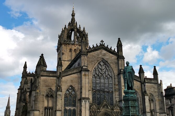 Edinburgh Old Town Private Self-Guided Tour - The Hub church, Edinburgh Castle, and what to plan for outside vs inside