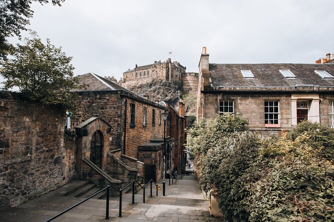 Edinburgh: Old Town's Highlights Walking Tour - Key Points That Make This Walk Worth It