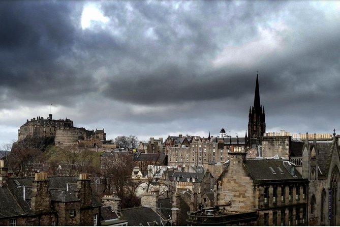 Edinburgh - Old Town Stories - Walking the Royal Mile: long-gone buildings and statues that make sense