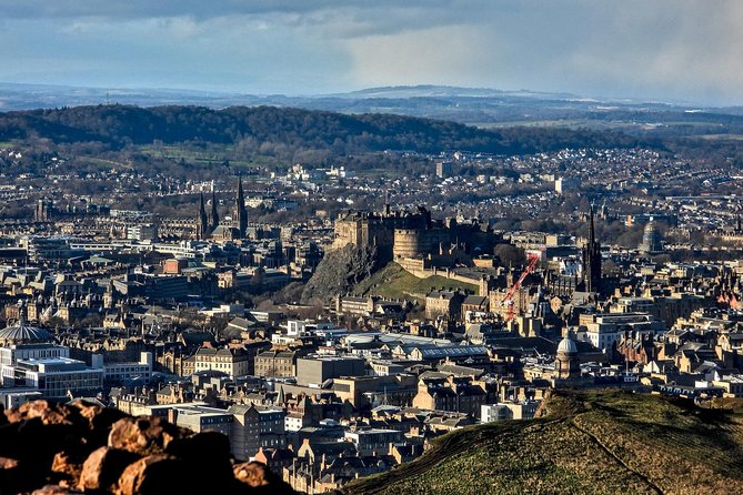 Edinburgh - Old Town Stories - Greyfriars: Covenanters Prison gates, bodysnatching, and Greyfriars Bobby