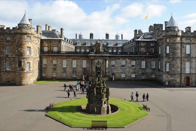 Edinburgh Private Tour Brazilian Guide - A private Edinburgh day, not a hop-on hop-off game