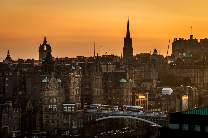 Edinburgh Private Walking Tour with a Local - What a local host is likely to share, and what you should not expect