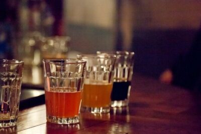Pubs & History Walking Tour with Beer Tasting