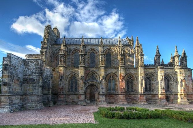 Edinburgh: Rosslyn Chapel, the Borders & Glenkinchie Distillery - Setting off from Edinburgh, then turning into the Scottish Borders