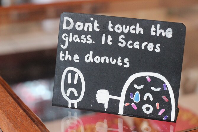 Edinburgh’s Donut & Pastry Experience with Underground Donut Tour - The walking route: Old Town highlights, but with a sweet reason to pause